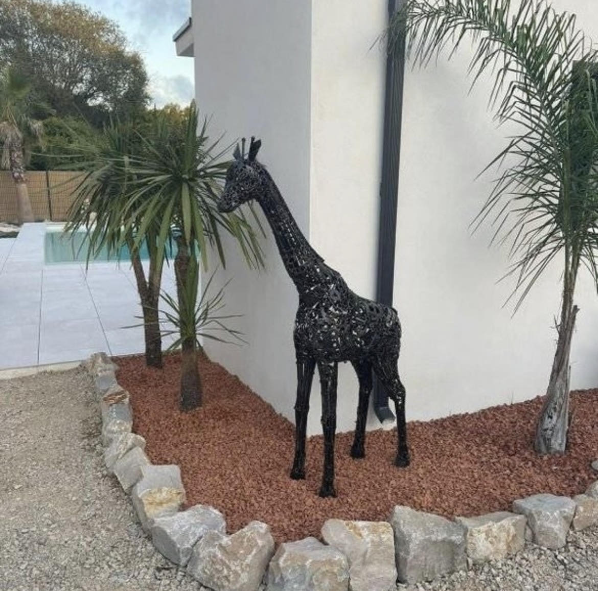Sculpture métallique artisanale Élan petite girafe en acier recyclé