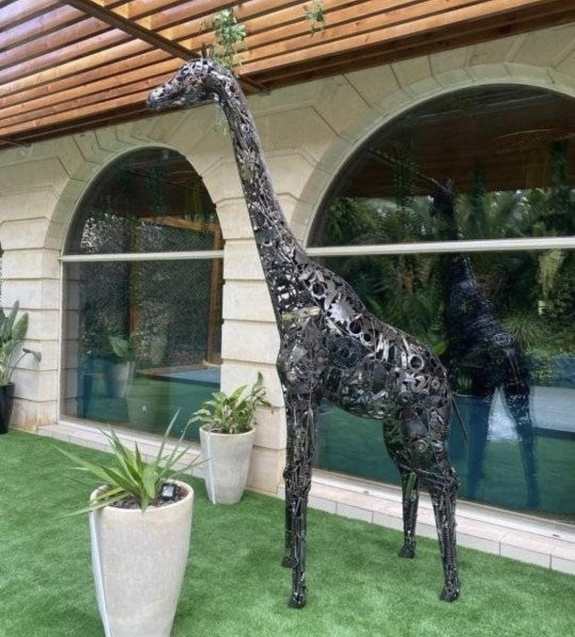 Sculpture métallique artisanale girafe taille réelle en acier recyclé